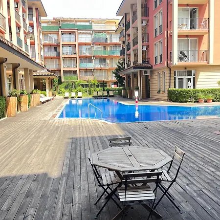 One-bedroom Near Cacao In Sunny View Complex Apartman *